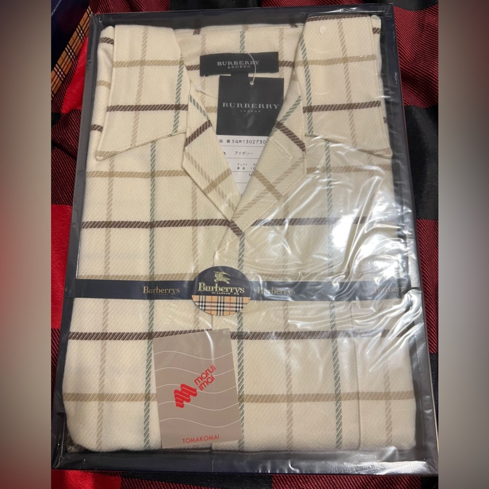 NIB Burberrys Classic Plaid Pajama Set Size M